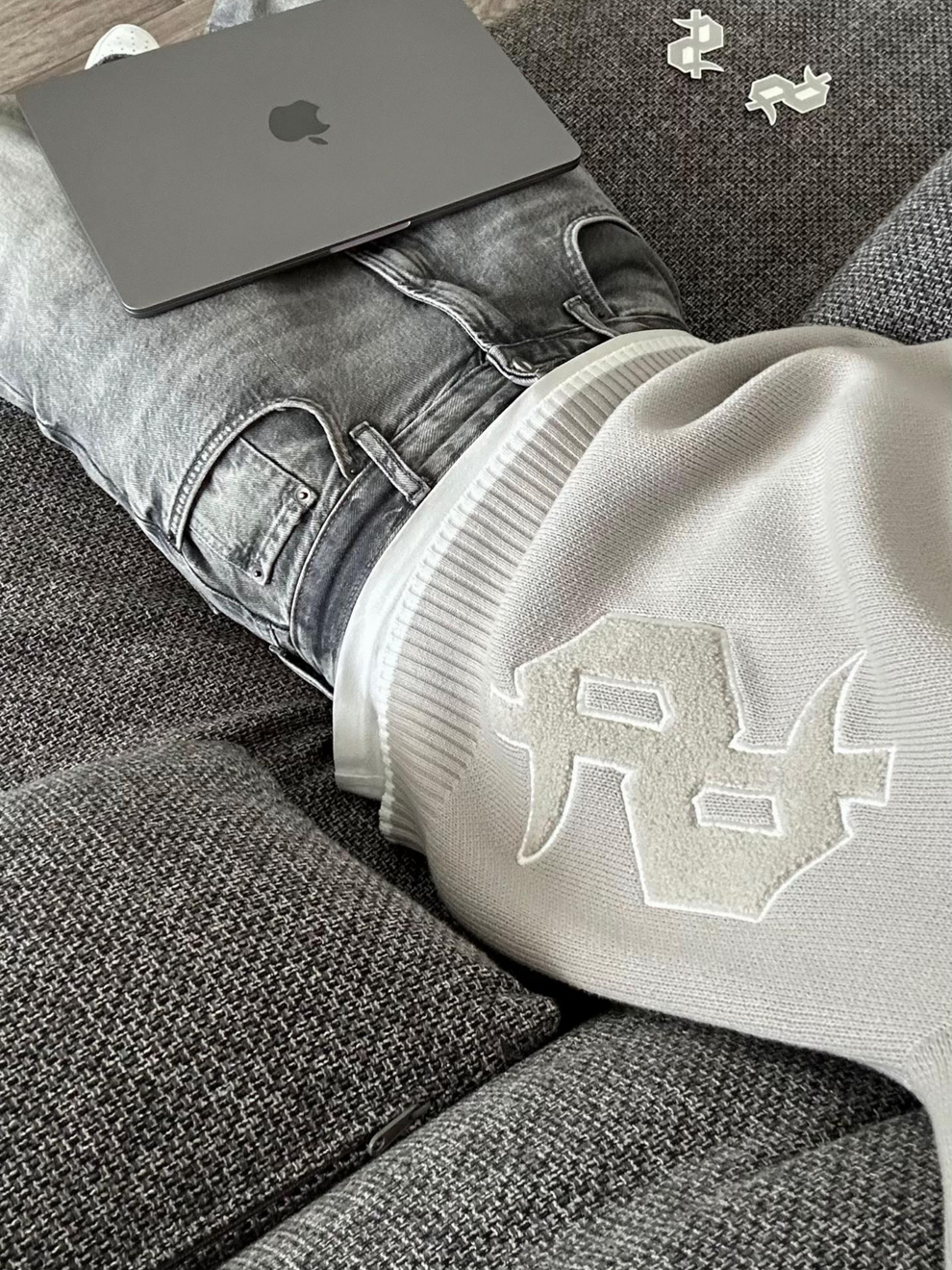 Buy Happiness Sueter